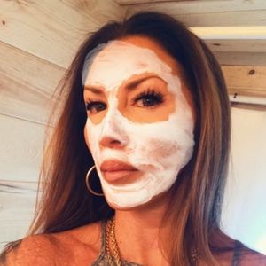 Meet your Posher, Gina